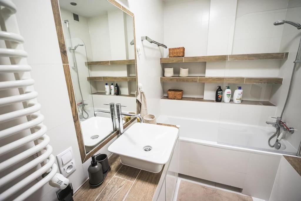 Apartment Nowoczesny 3 Pokojowy Z Dwoma Balkonami *
